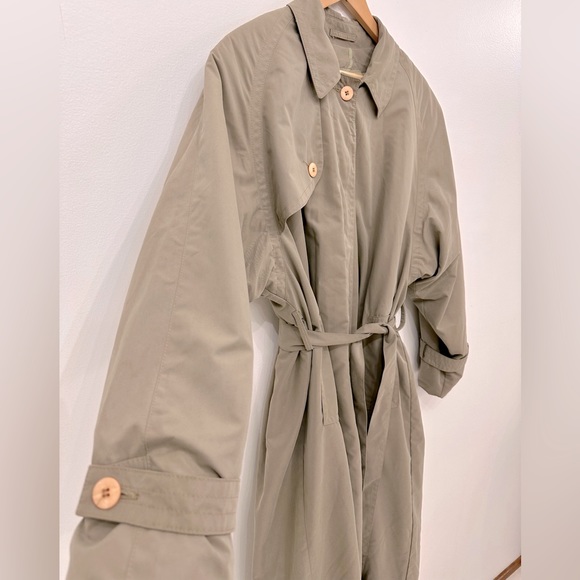 London Fog Women’s Vintage Trench, 16-M, Tan - Picture 3 of 9